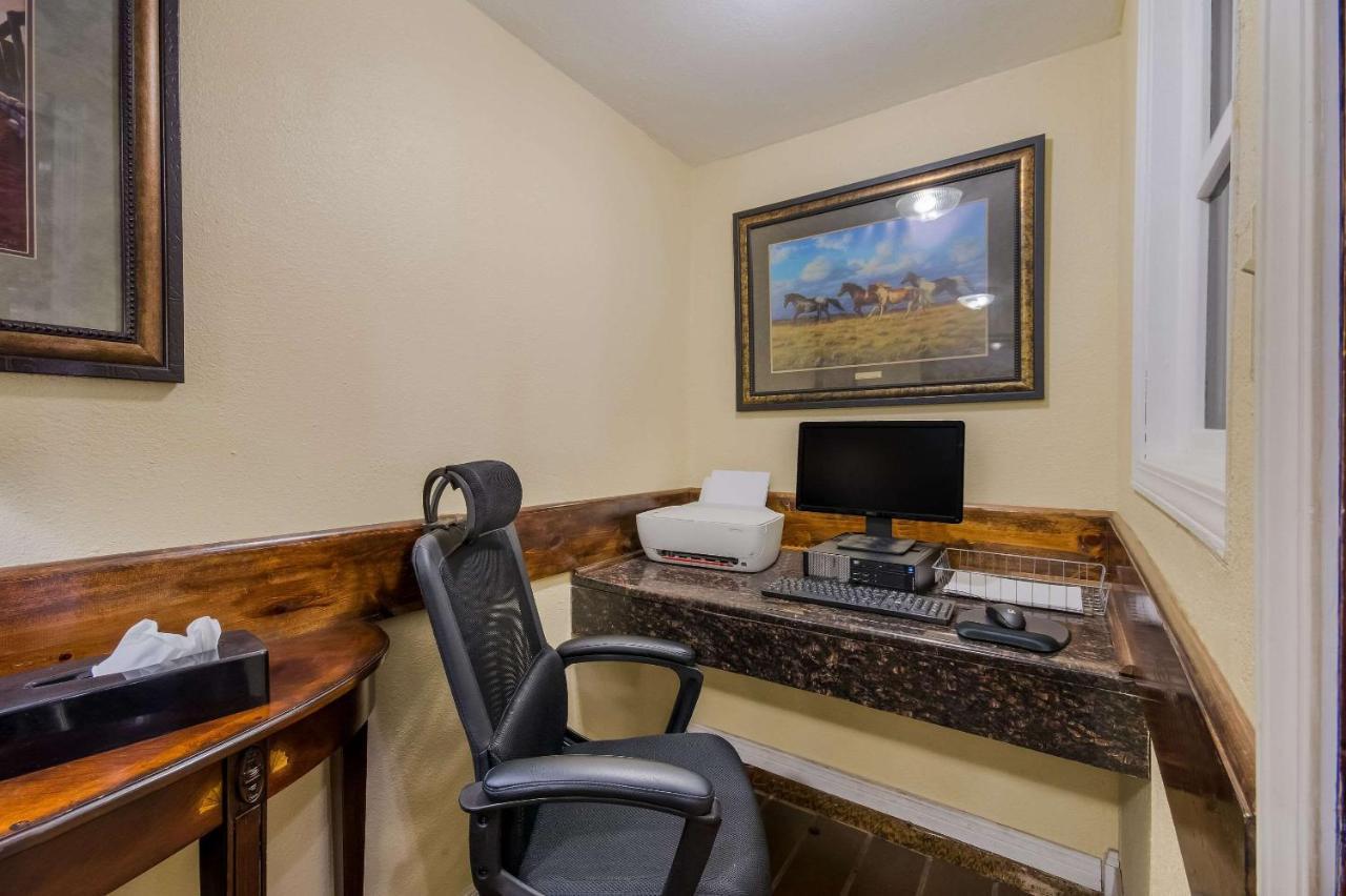 Quality Inn Chickasha Exterior photo